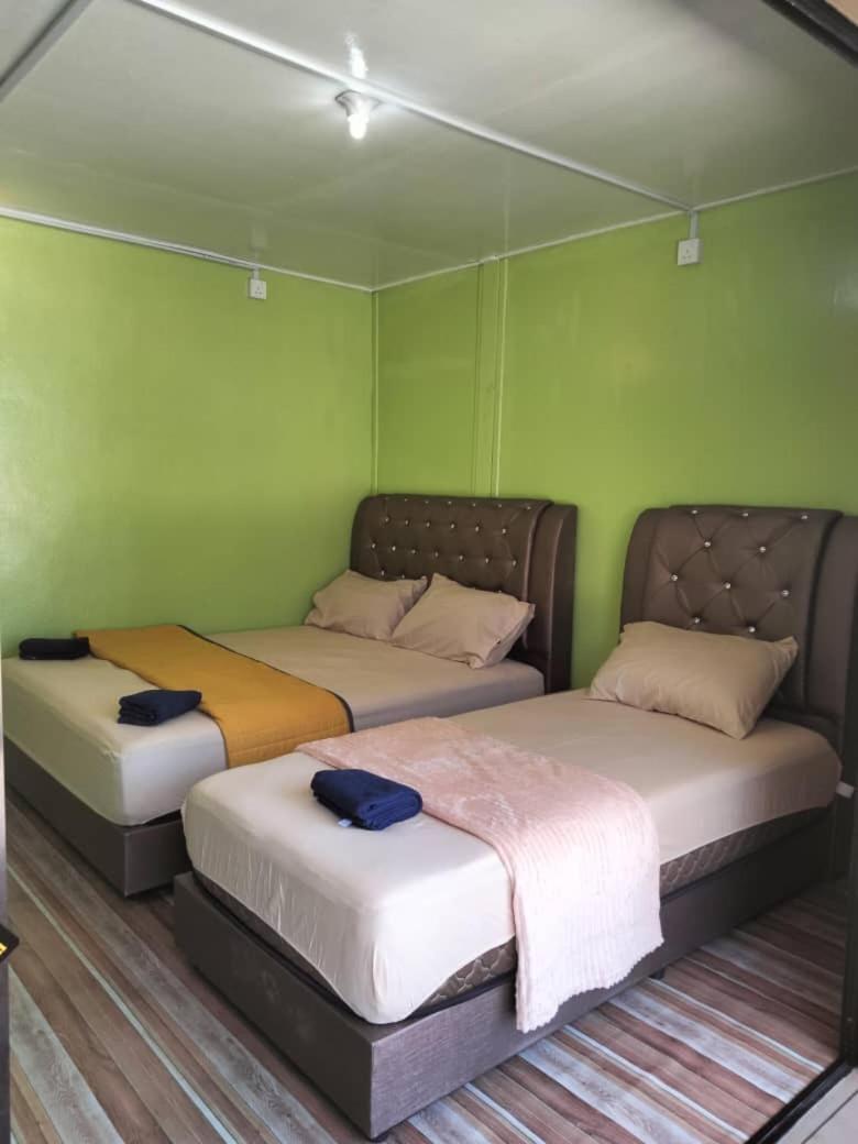 Oceanboys Inn Kampong Pasir Panjang  Екстериор снимка