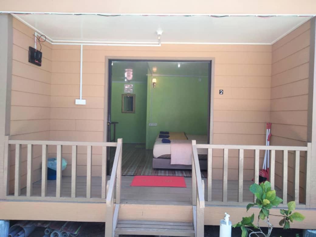 Oceanboys Inn Kampong Pasir Panjang  Екстериор снимка